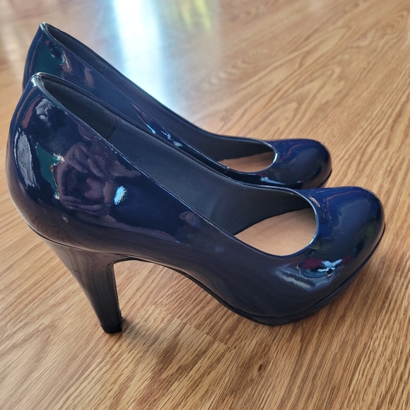 2/$45 Jessica heals, worn once - Picture 3 of 3